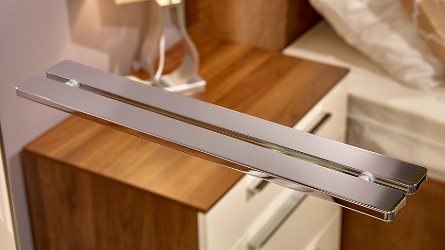 Узкий шкаф-пенал Solo (дуб Ривьера/зеркало)