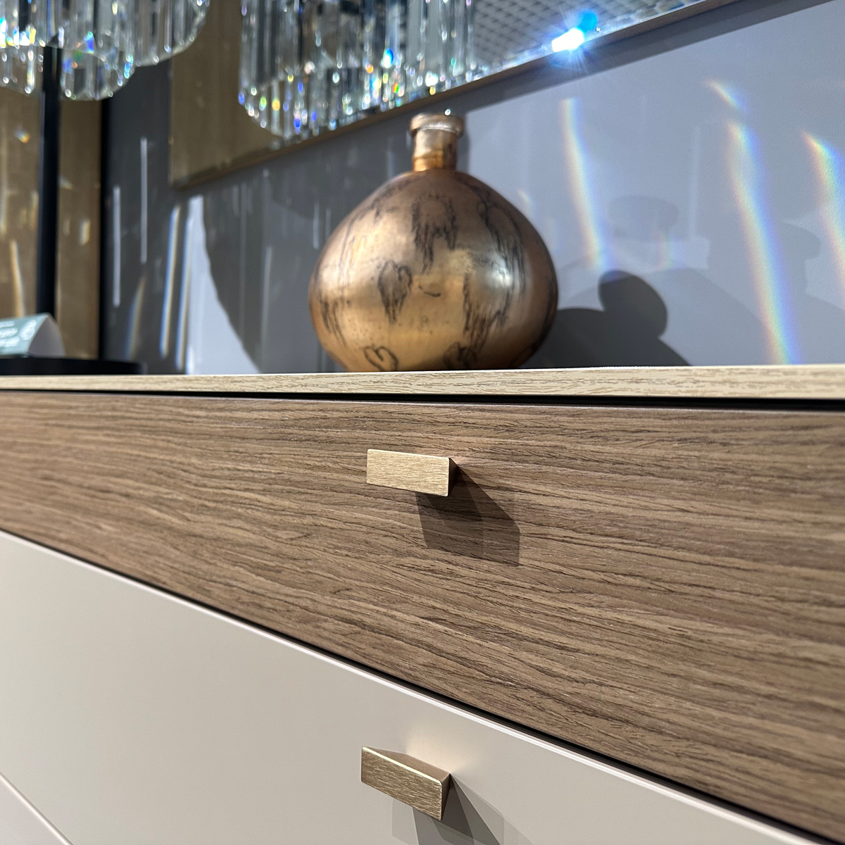 Распашной шкаф Соло (камень терра/шпон)